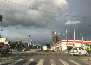 tempestades fortes, precipitações intensas, grande volume de água