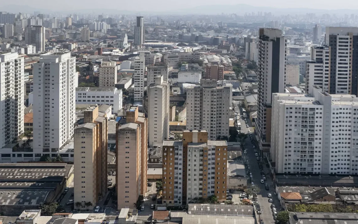 comercialização de propriedades recém-construídas