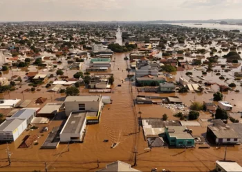 fortes, precipitações, intensas;