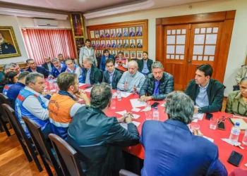 salvar, resgatar, ajudar, socorro, assistência;