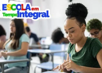 Educação em período integral;