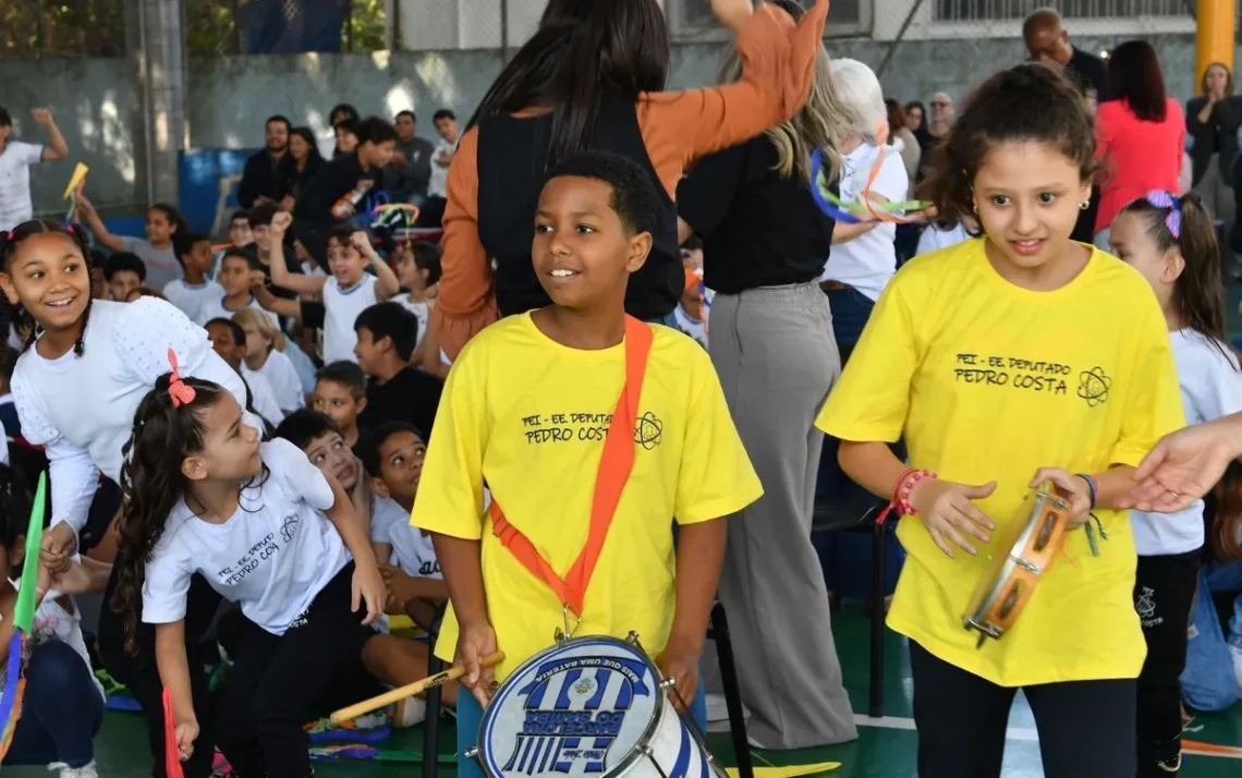 Instituições, de ensino, públicas, Escolas, do Brasil;