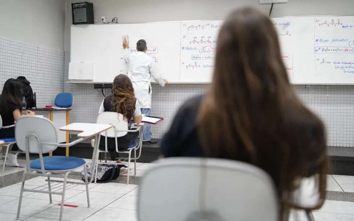 — ensino, instrução, aprendizado;