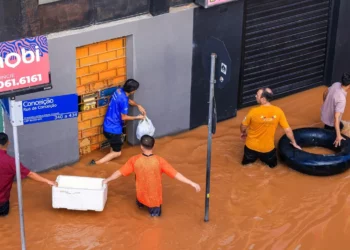 desastre, emergência, crise;