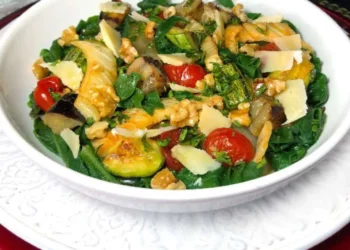 salada, de batatas cozidas e variadas, salada, de batatas cozidas e prato vegetariano, salada, de batatas cozidas e adequada, salada, de batatas cozidas e prato completo;