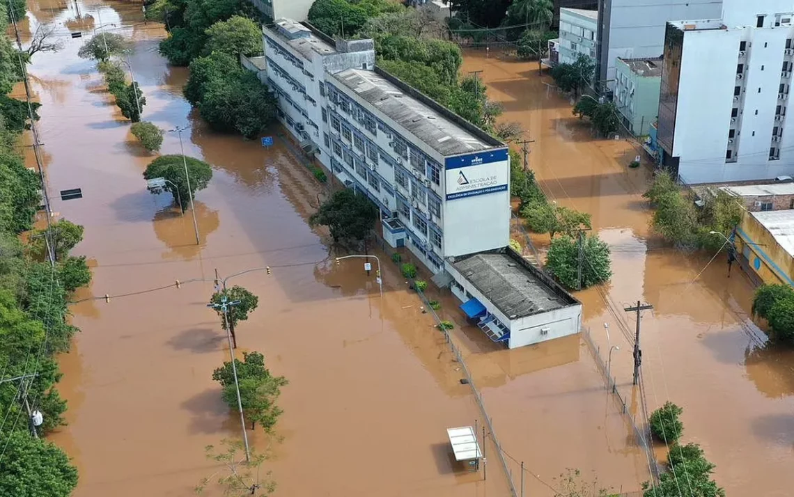 instituições de ensino superior, centros acadêmicos;