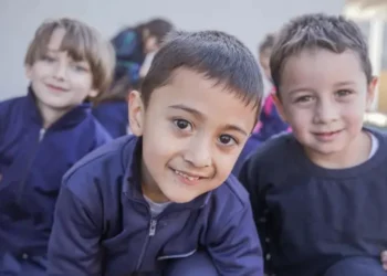 ensino, aprendizado, instrução;