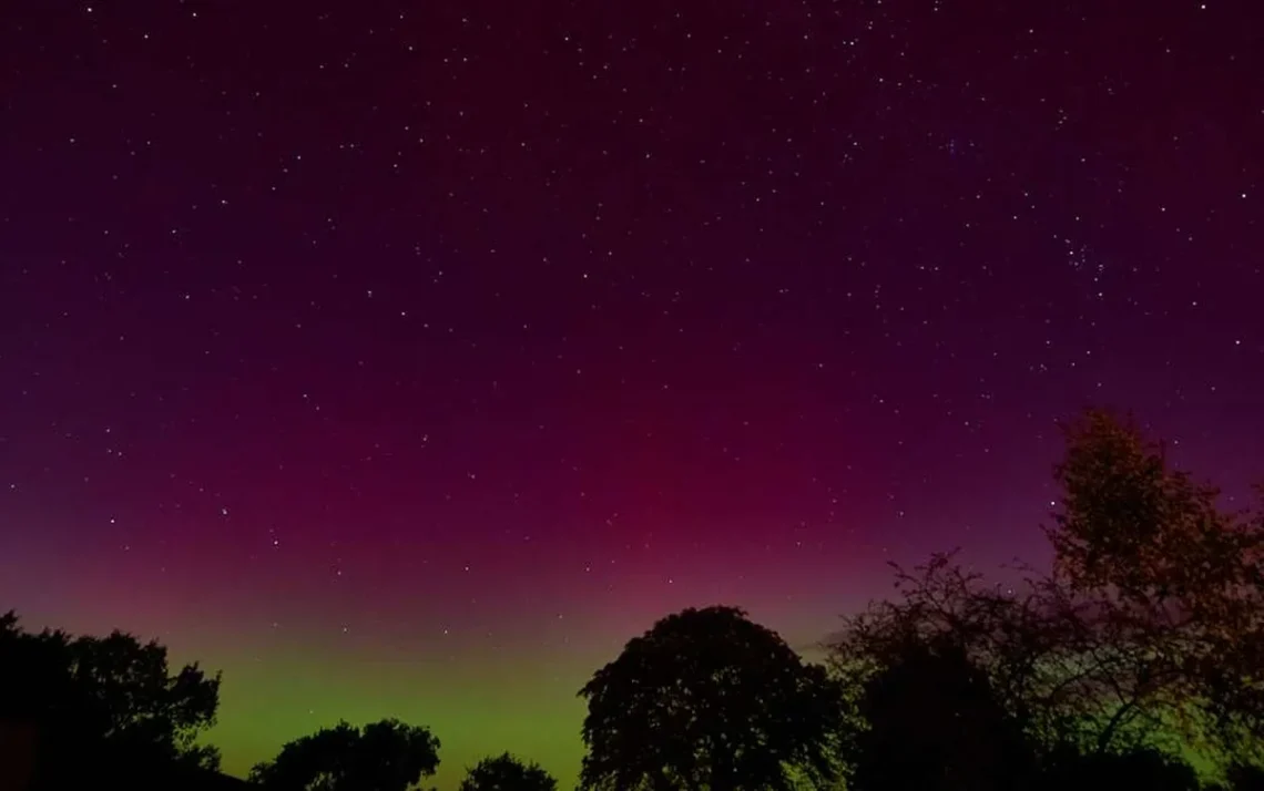 Luzes da Aurora Boreal em Langwedel, na Alemanha, no dia 9/10/2024 Foto: Reuters - Todos os direitos: @ Terra