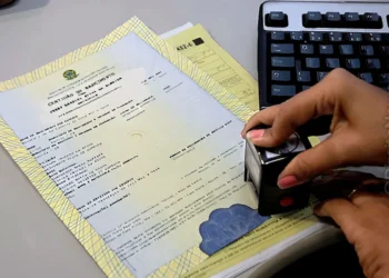 registro civil, documento de nascimento, atestado de nascimento;