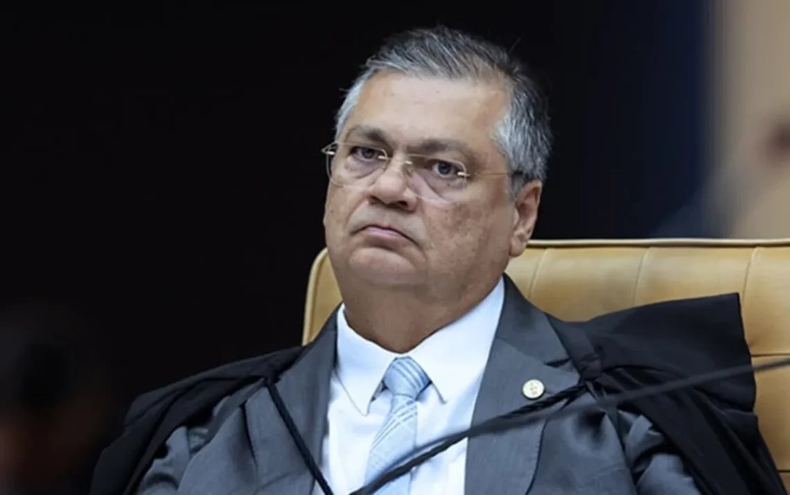 preconceito, exclusão;