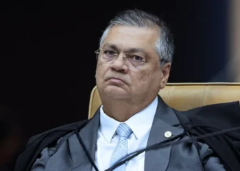 preconceito, exclusão;