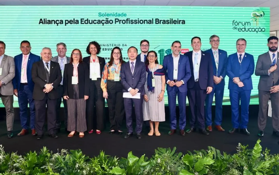 educação inclusiva, inovação, tecnológica, qualificação, profissional;