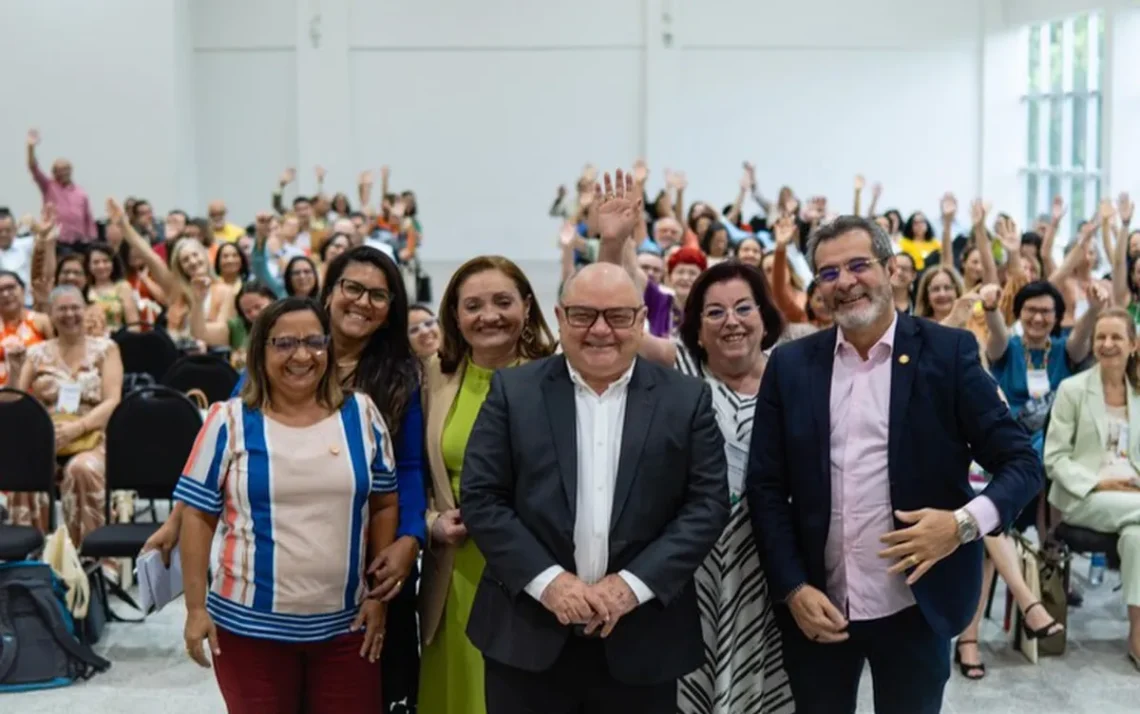 Realizados pelo MEC, os encontros ocorrem entre 12 e 14/11 em Fortaleza (CE). Objetivo é disseminar a proposta do Novo PNE e discutir uma rede de apoio técnico para elaboração dos planos estaduais e municipais de educação - Todos os direitos: © MEC GOV.br