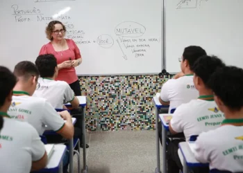 Educação não é gasto, contribuição federal;