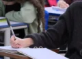 Estudantes, Discentes, Acadêmicos, Universitários';