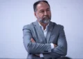afastamento, destituição, demissão, remoção;