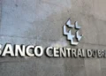 autoridade monetária, instituição financeira;