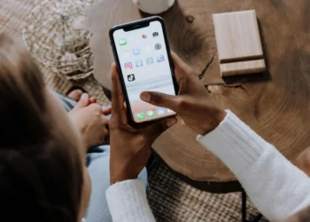 rede social, plataforma de vendas, e-commerce';