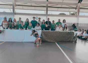 encontro, reunião, assembleia;