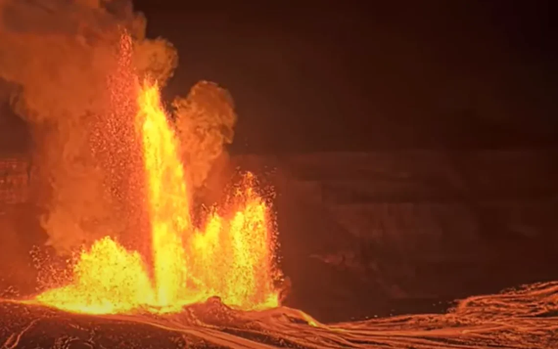 explosão, irrupção, eclosão, atividade vulcânica;