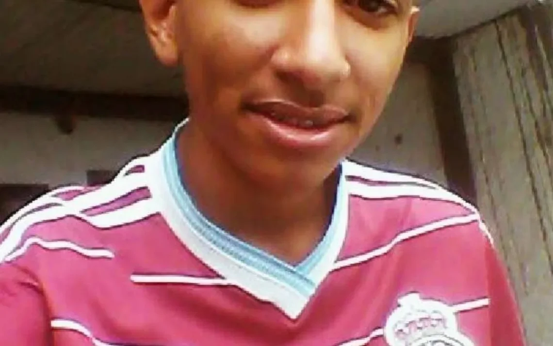 desaparecimento, sumiço, retirada;