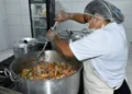 alimentação, nutrição, sustento;