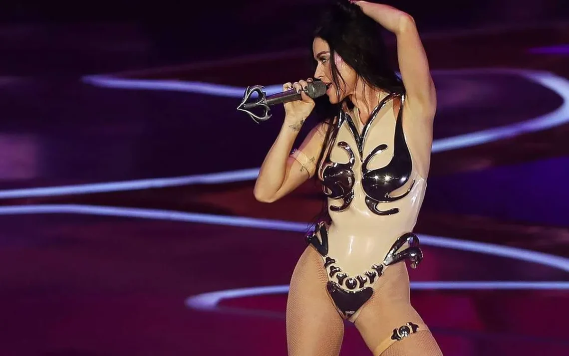 Cantora, Artista, Música;