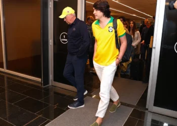acordo, transação, mediação, conversação, entendimento;