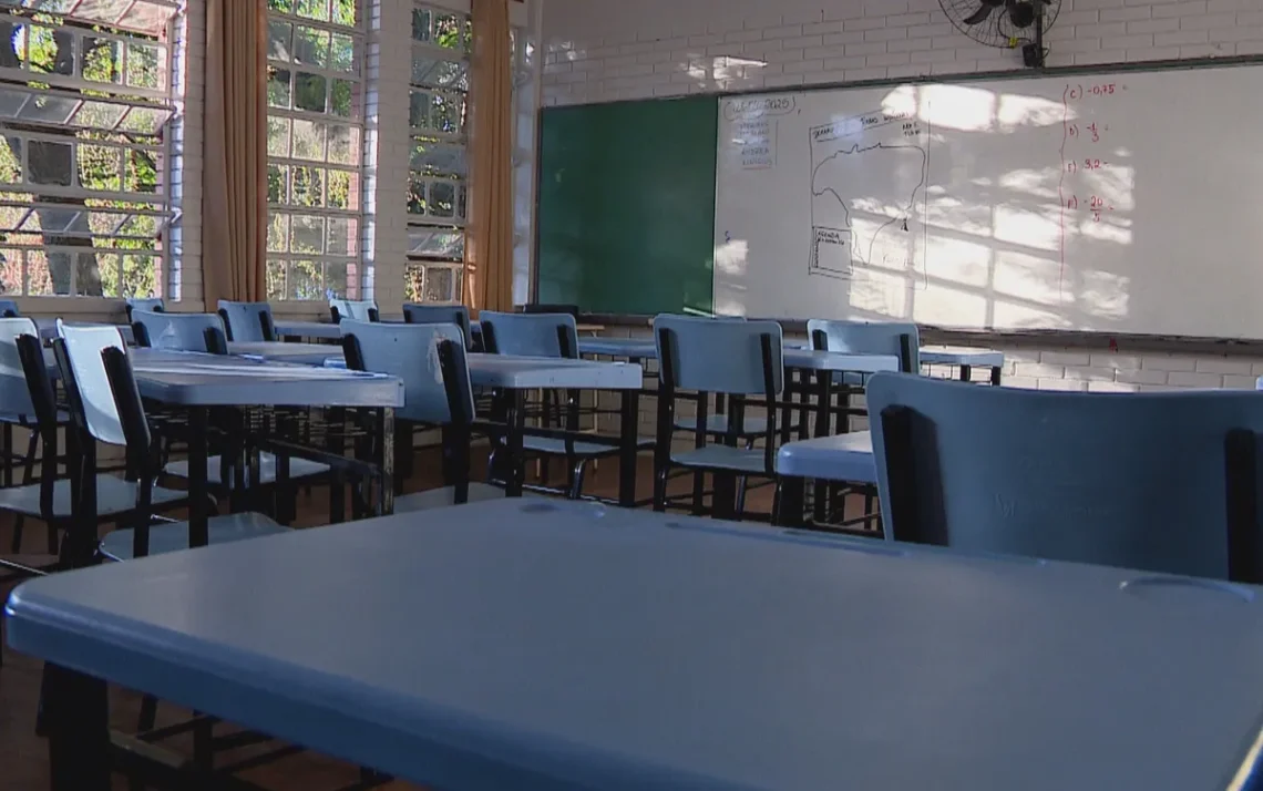 educação média, ensino de nível médio, educação secundária;