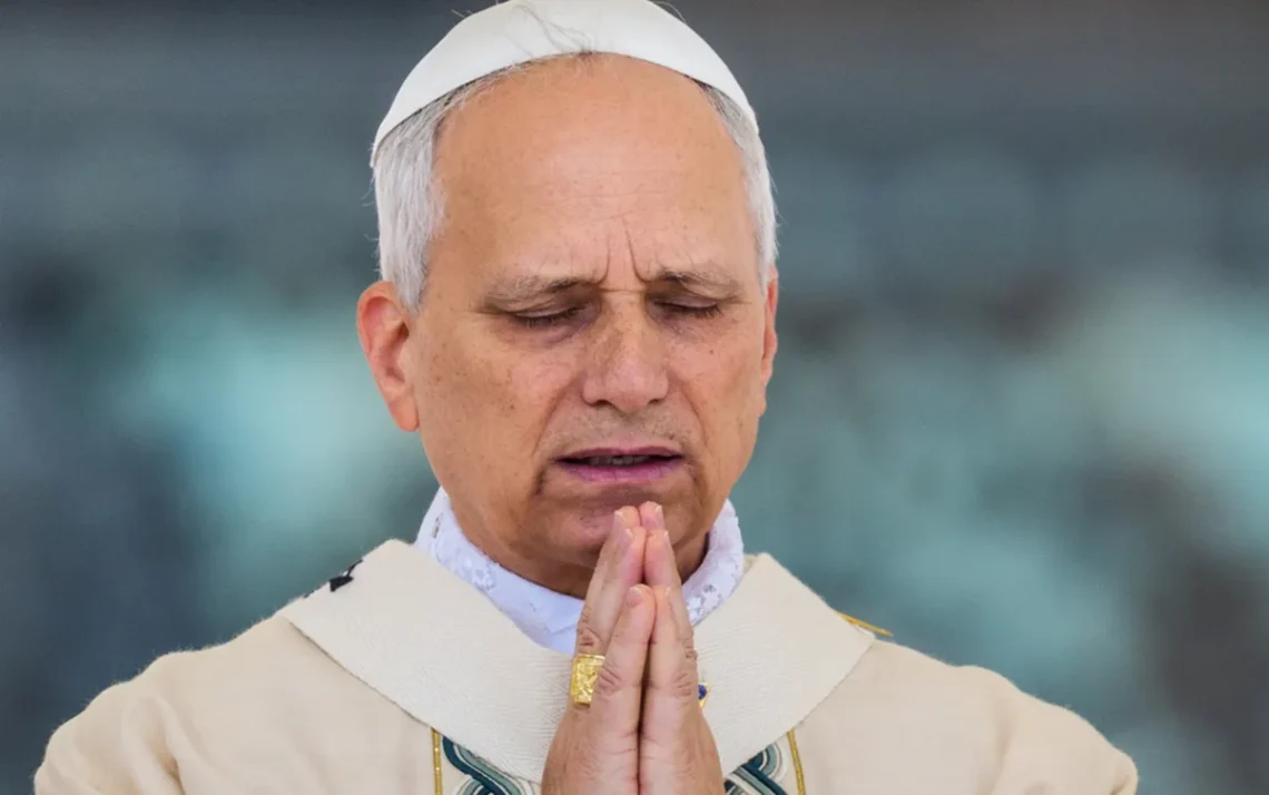 líder da Igreja, pontífice, papa;