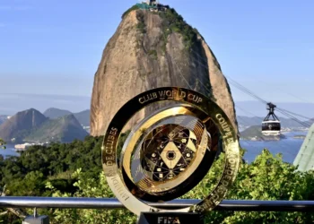 competição, torneio, campeonato;