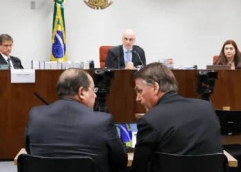 ataque, invasão, derrubada';