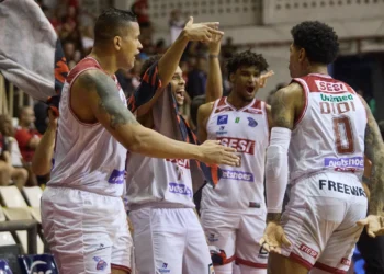 time paulista, tricampeão';
