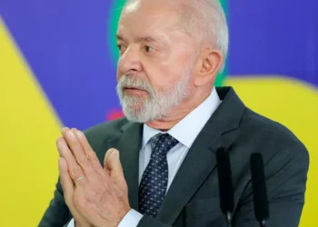 presidente, chefe de estado, líder;