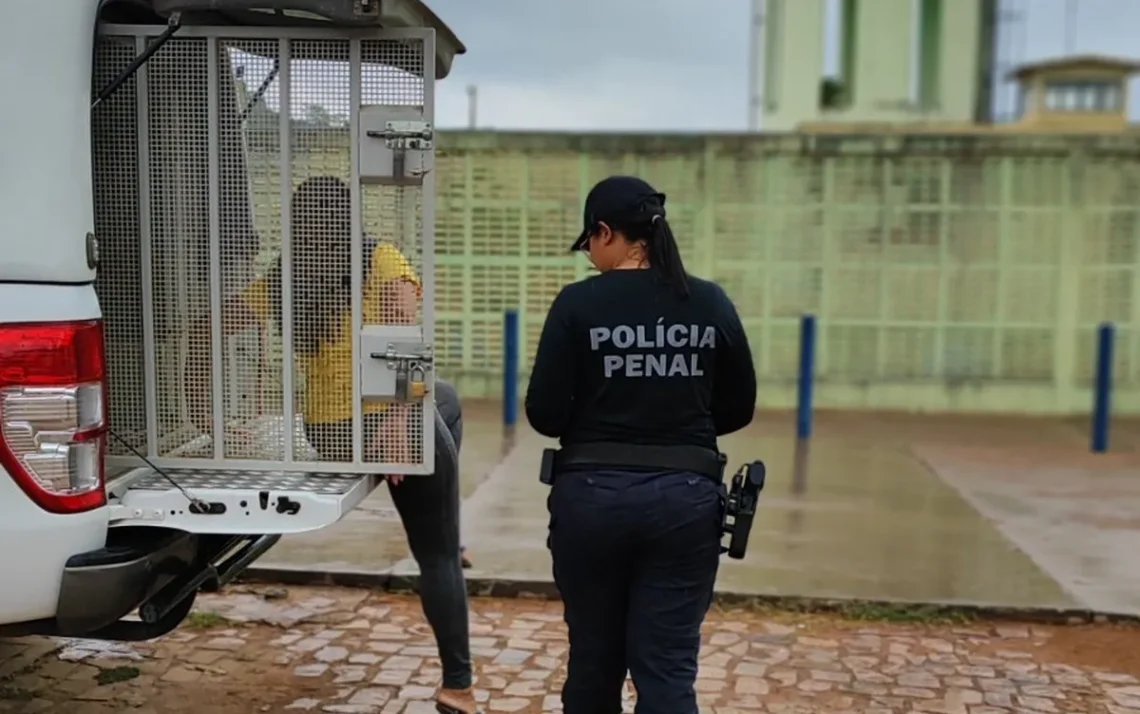 prisão, cadeia, penitenciária';