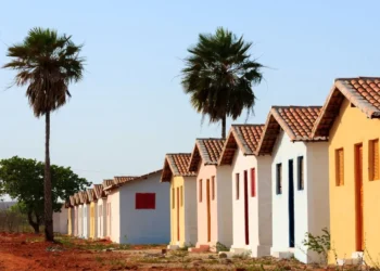 taxas, custos, preços;