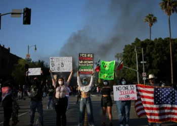 manifestações, distúrbios, revoltas';
